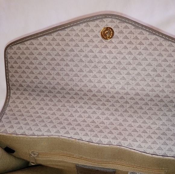 🎊HP!🎊VTG Liz Claiborne | Grey/Taupe Genuine Leather Envelope Shoulder Purse - Picture 11 of 15